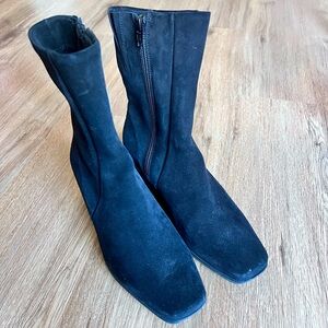 La Canadienne weatherproof suede boots
